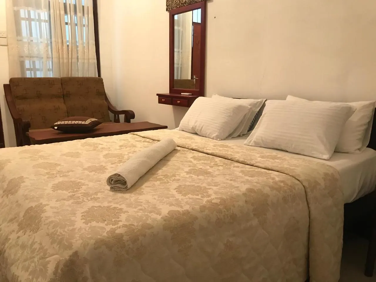 A To Zee Airport Villa Andiambalama Nocleg ze śniadaniem